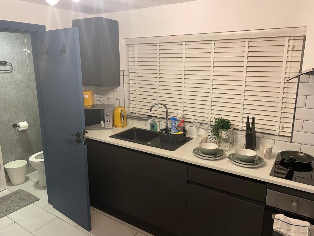Lovely Studio Apartment Located In Μπέρμιγχαμ Εξωτερικό φωτογραφία