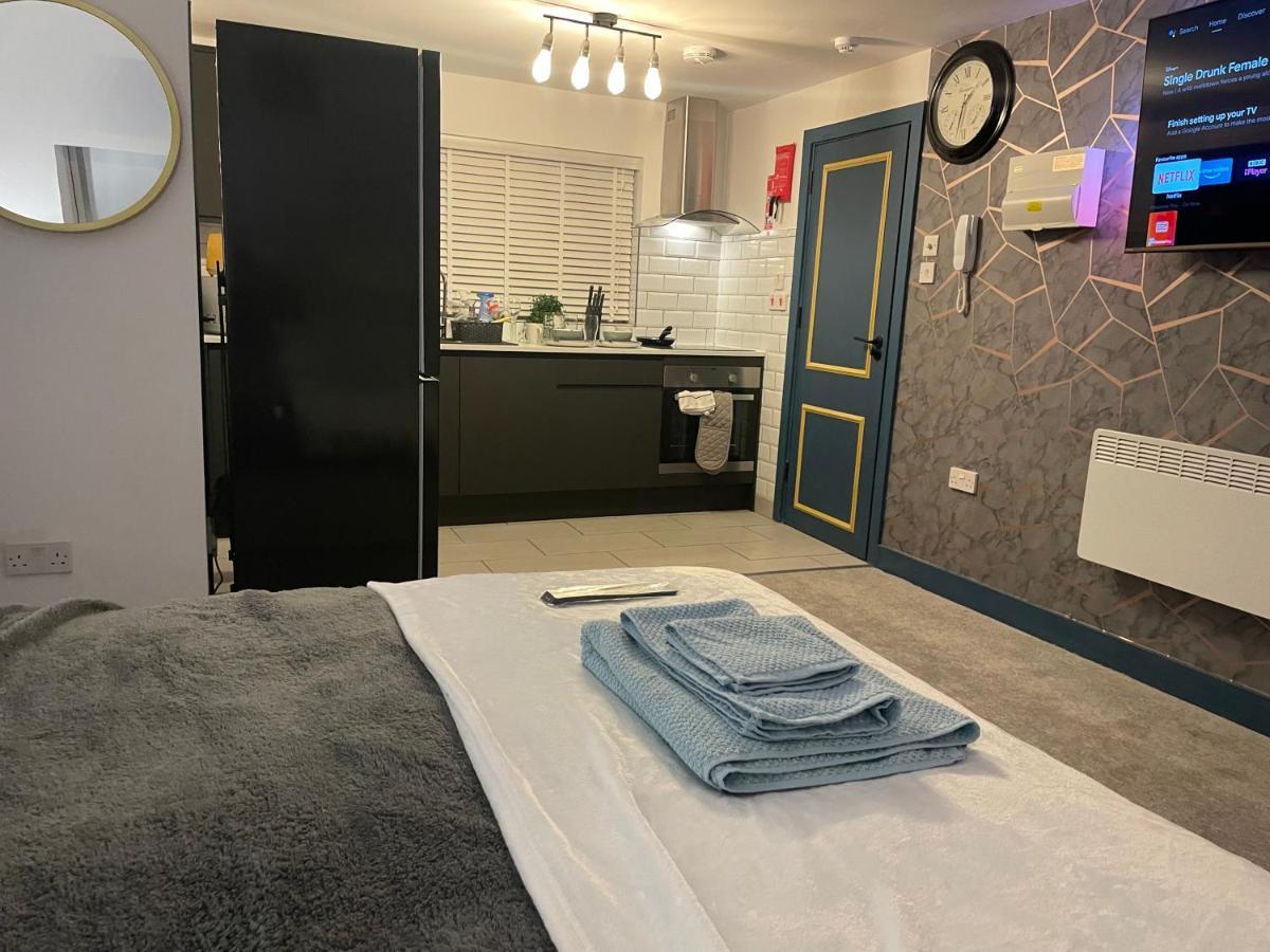 Lovely Studio Apartment Located In Μπέρμιγχαμ Εξωτερικό φωτογραφία